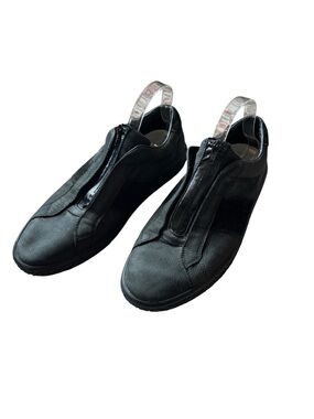 oXs Black Suede Low Top Sneaker Men's Size 11